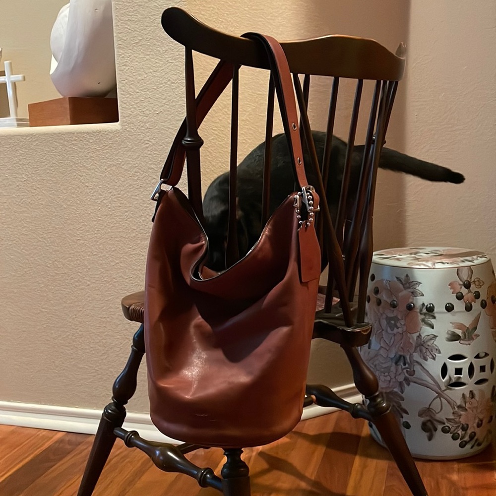Coach Bucket Bag Fully Lined Authentic Bn/Or